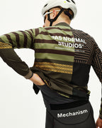 Mechanism Stow Away Jacket - AOP International Green