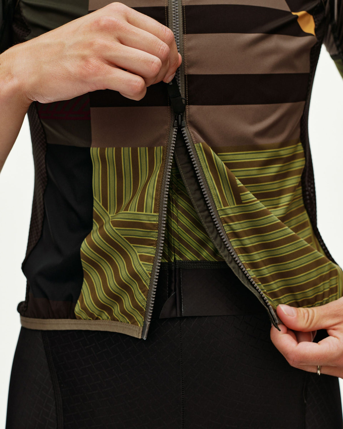 Women's Mechanism Stow Away Gilet - AOP International Earth