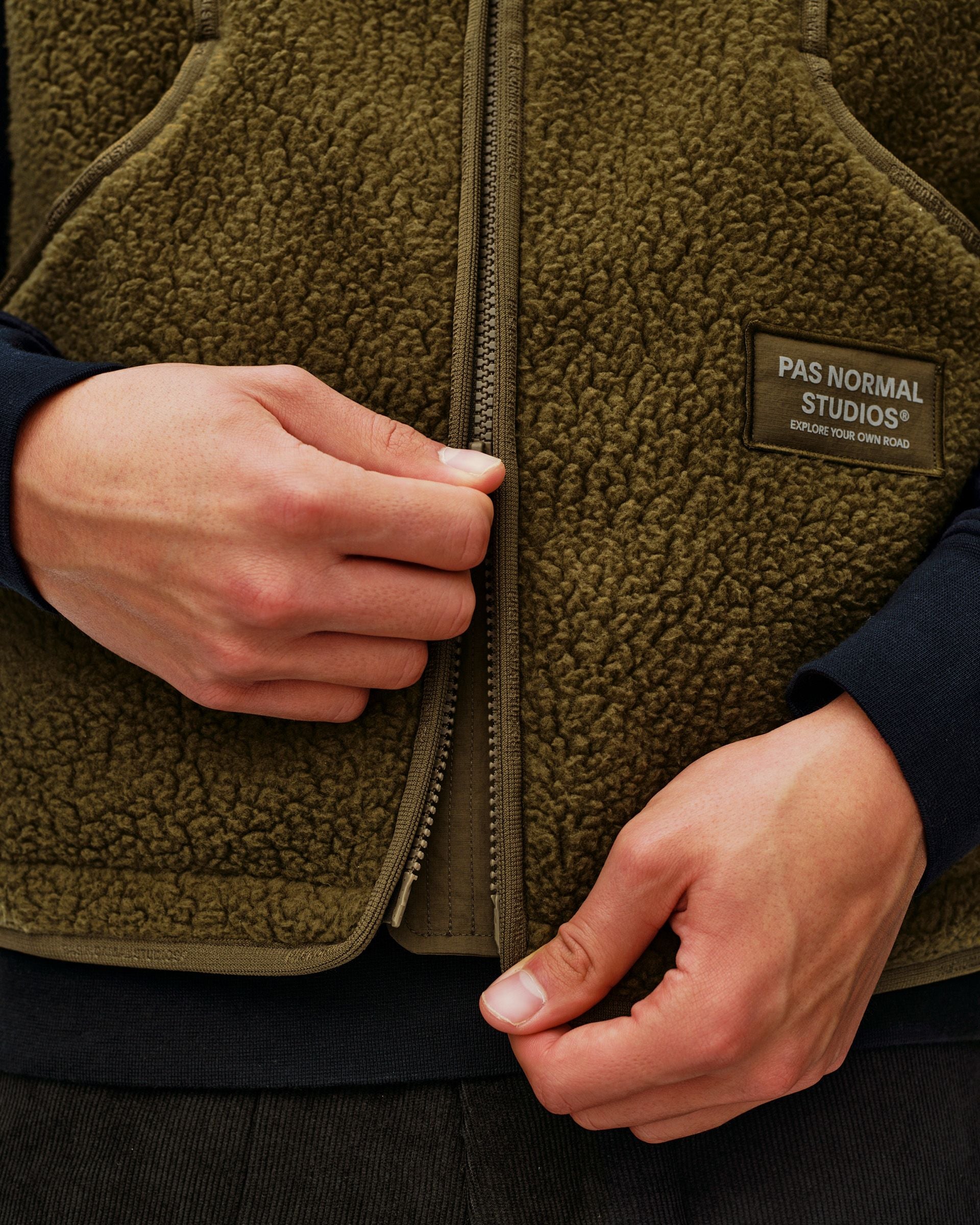 Off-Race Pile Fleece Vest - Deep Olive