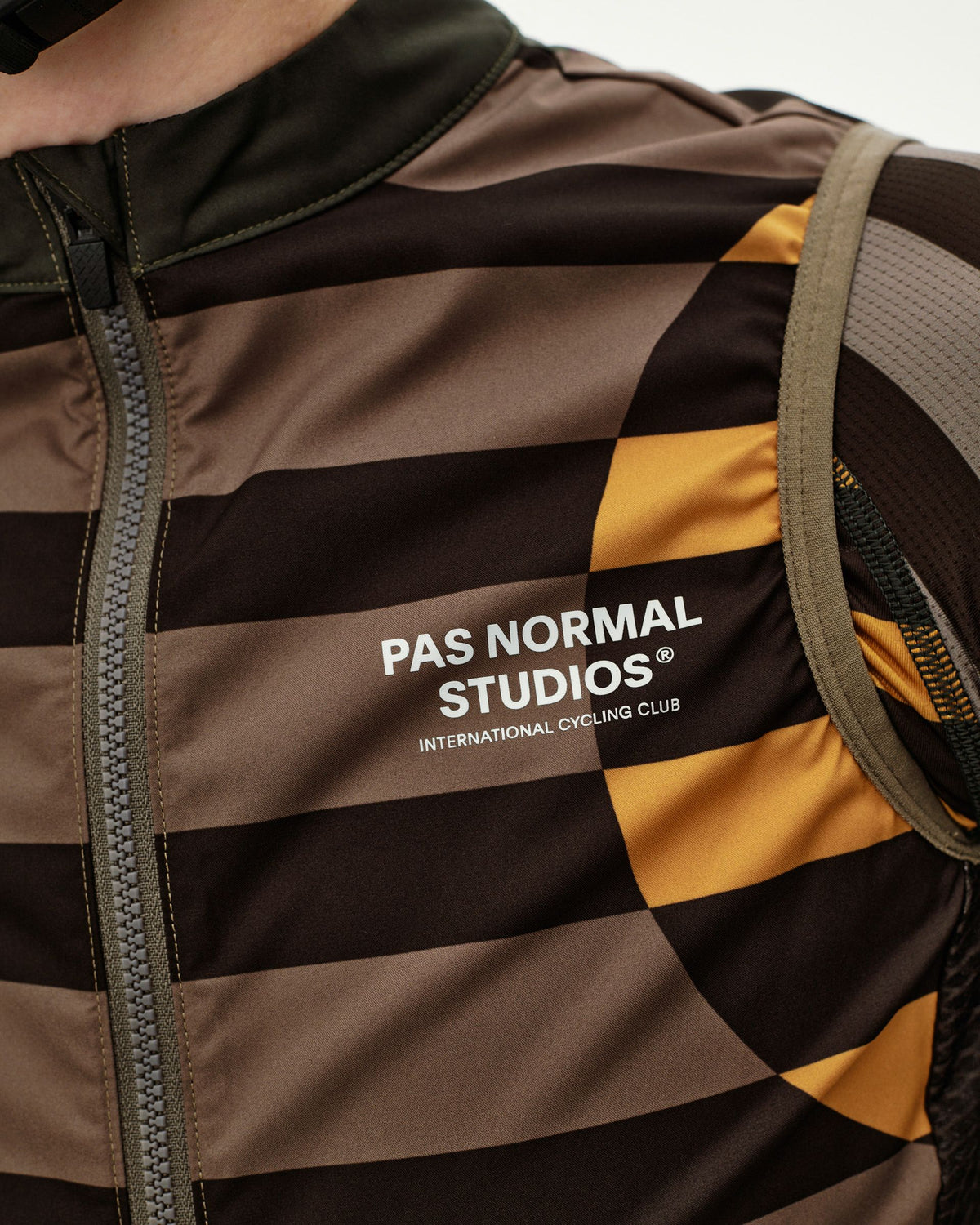 Women's Mechanism Stow Away Gilet - AOP International Earth